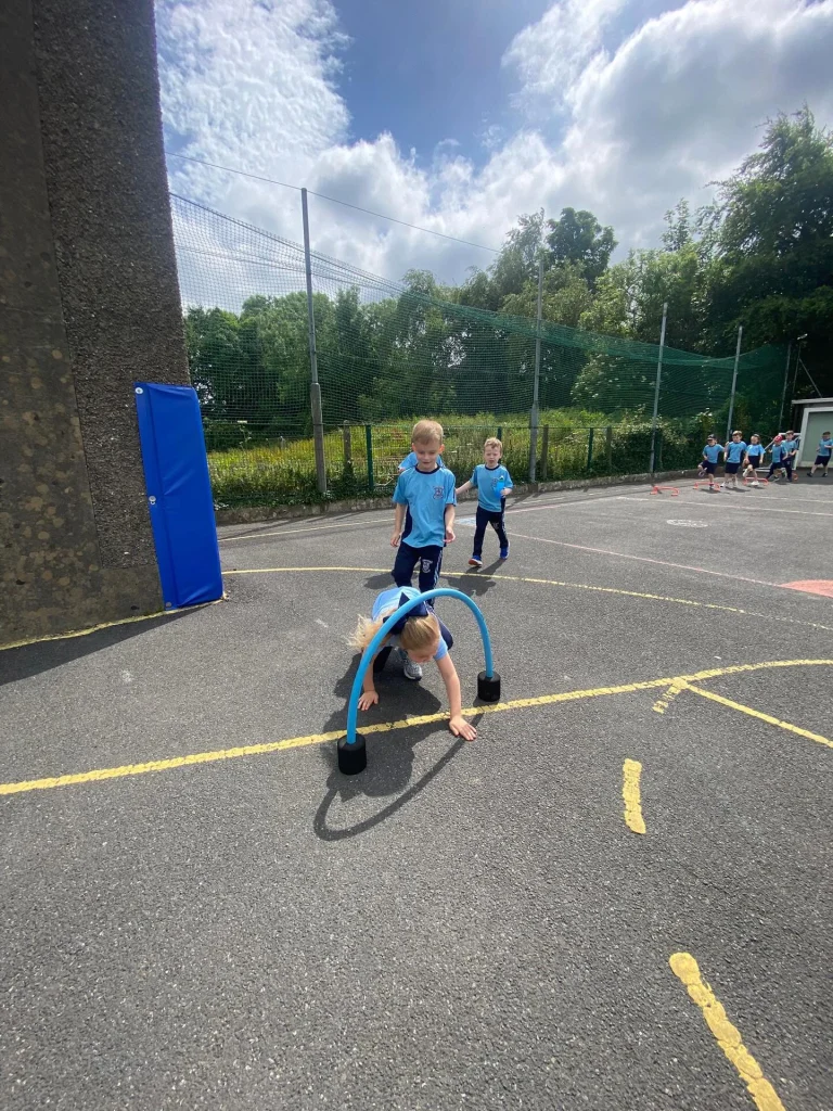 While the rest of the school were on their sponsored walk, the junior and senior infants took part in their own laps around the yard.  The children laughed, ran with friends and enjoyed the sunshine while taking part for our outdoor classroom area 🪾🏃&zwj;♂️🏃&zwj;♀️