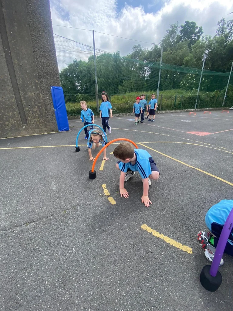 While the rest of the school were on their sponsored walk, the junior and senior infants took part in their own laps around the yard.  The children laughed, ran with friends and enjoyed the sunshine while taking part for our outdoor classroom area 🪾🏃&zwj;♂️🏃&zwj;♀️