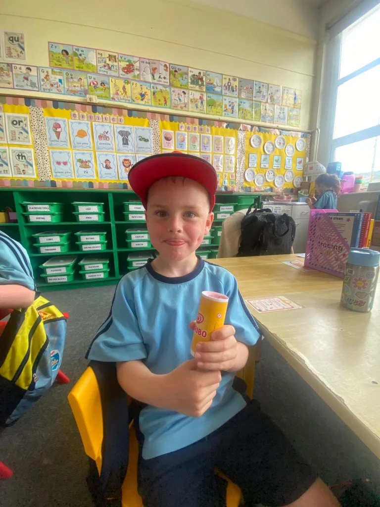 While the rest of the school were on their sponsored walk, the junior and senior infants took part in their own laps around the yard.  The children laughed, ran with friends and enjoyed the sunshine while taking part for our outdoor classroom area 🪾🏃&zwj;♂️🏃&zwj;♀️