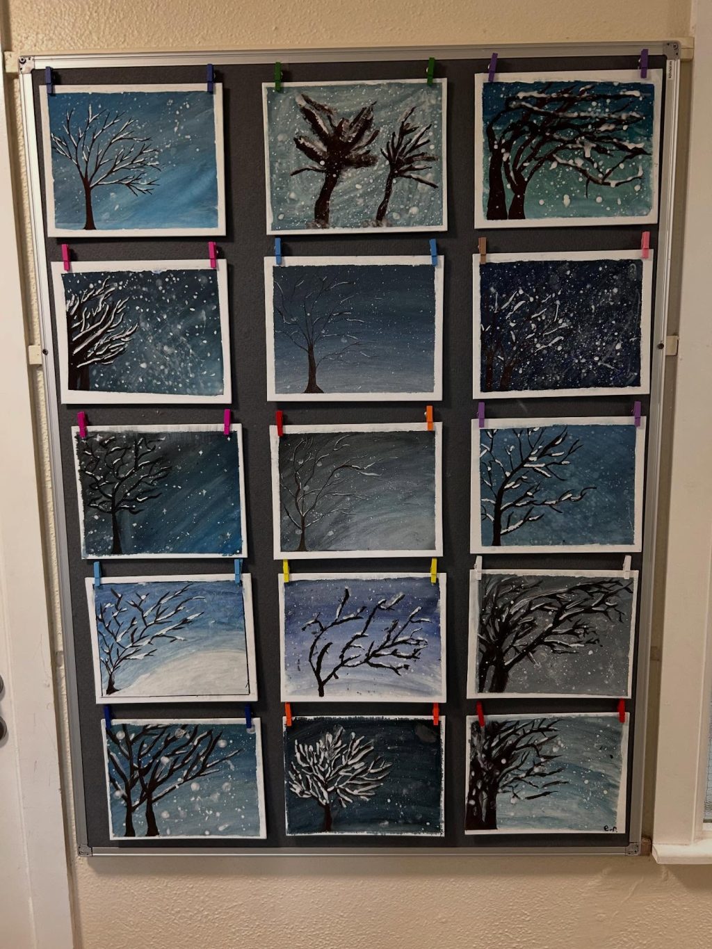Our winter storm paintings are now on display in the corridor for everyone to see! These are just amazing 🤩🎨🖌️🖼️