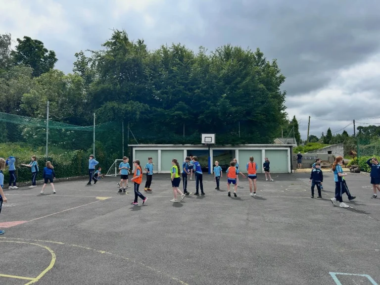 While the rest of the school were on their sponsored walk, the junior and senior infants took part in their own laps around the yard.  The children laughed, ran with friends and enjoyed the sunshine while taking part for our outdoor classroom area 🪾🏃&zwj;♂️🏃&zwj;♀️