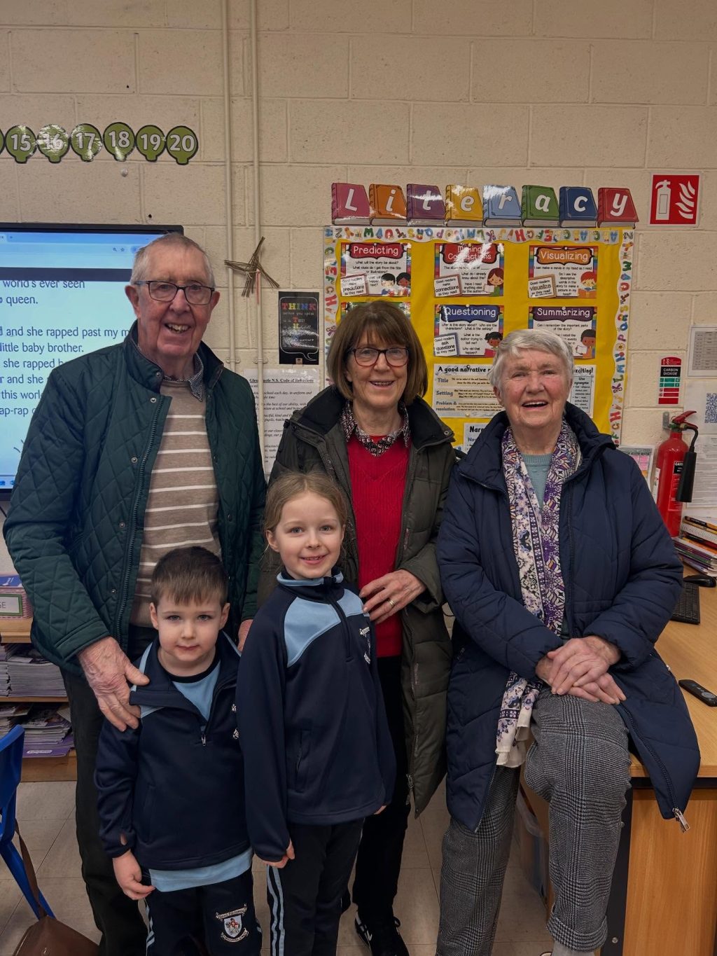 Grandparents day 2026. A lovely morning with the kids and grandparents, filled with poems, songs, and fun games! ☕️🎲
